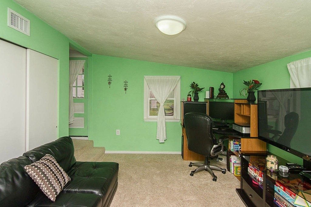 77 Yvonne Road Bellingham, MA 02019 - Photo 18 of 25 Gallery Image 18
