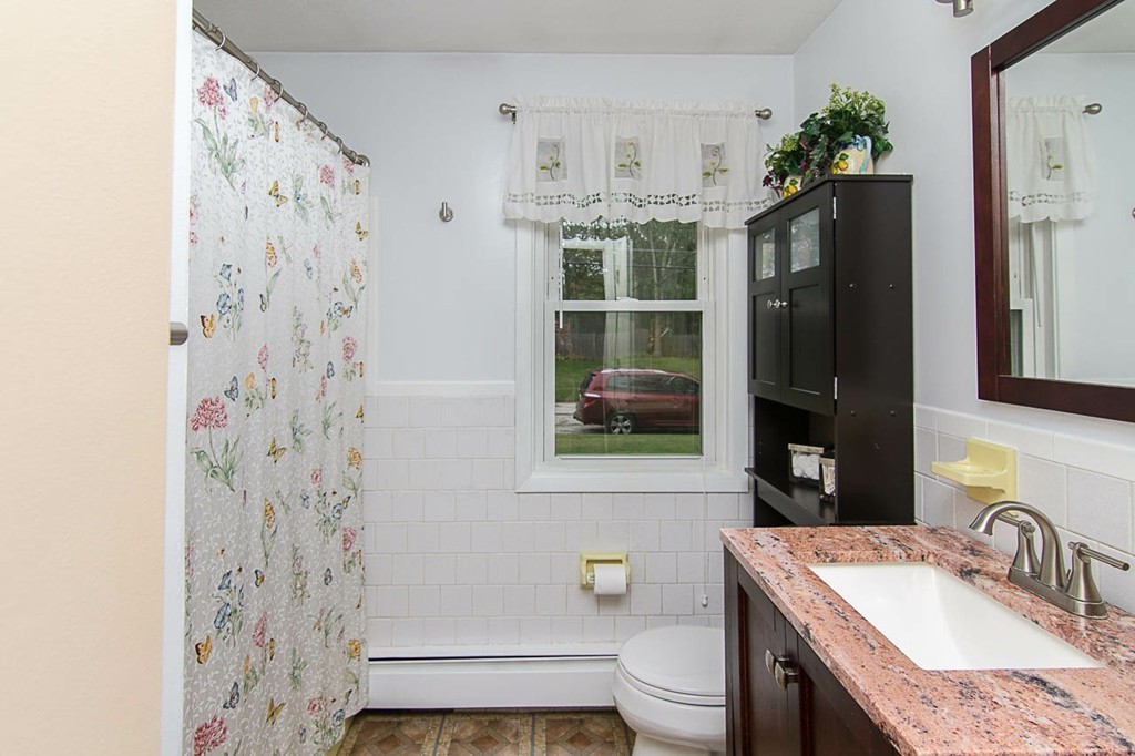 77 Yvonne Road Bellingham, MA 02019 - Photo 10 of 25 Gallery Image 10