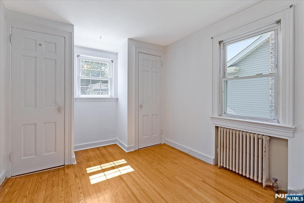 566 Barnett Place Ridgewood, NJ 07450 - Photo 9 of 11