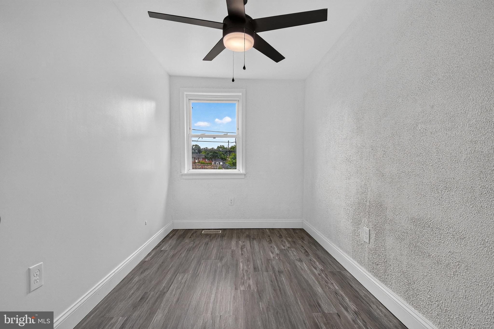 3805 8th Street Baltimore, MD 21225 - Photo 21 of 36