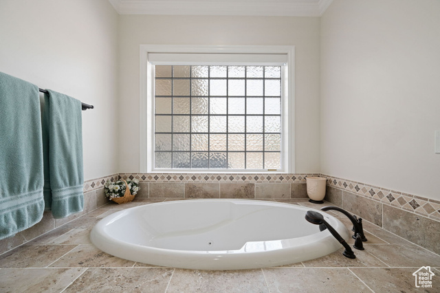 230 Boulder Way Leeds, UT 84746 - Photo 21 of 72 Full master suite bath with a jetted garden tub, acrylic glass block window with an electric shade.