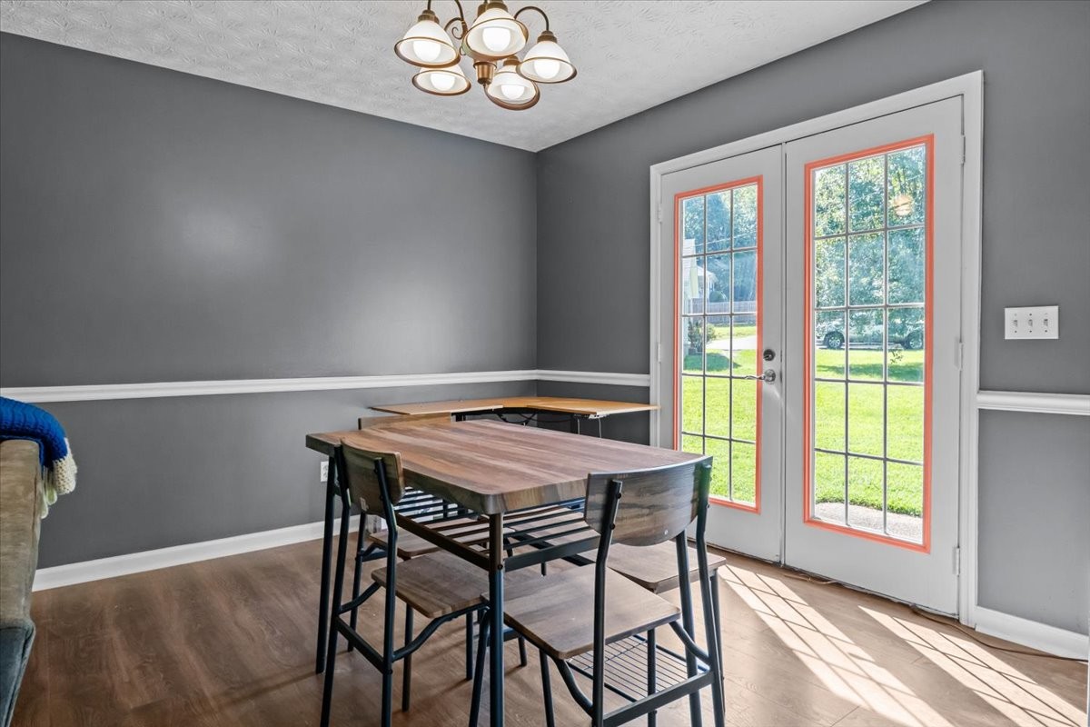 7173 New Hope Road Fairview, TN 37062 - Photo 9 of 31 a table and chairs in a room