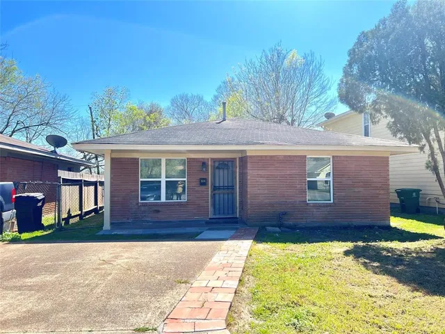 $1,300 | 3514 Sparrow Street, Houston, TX 77051