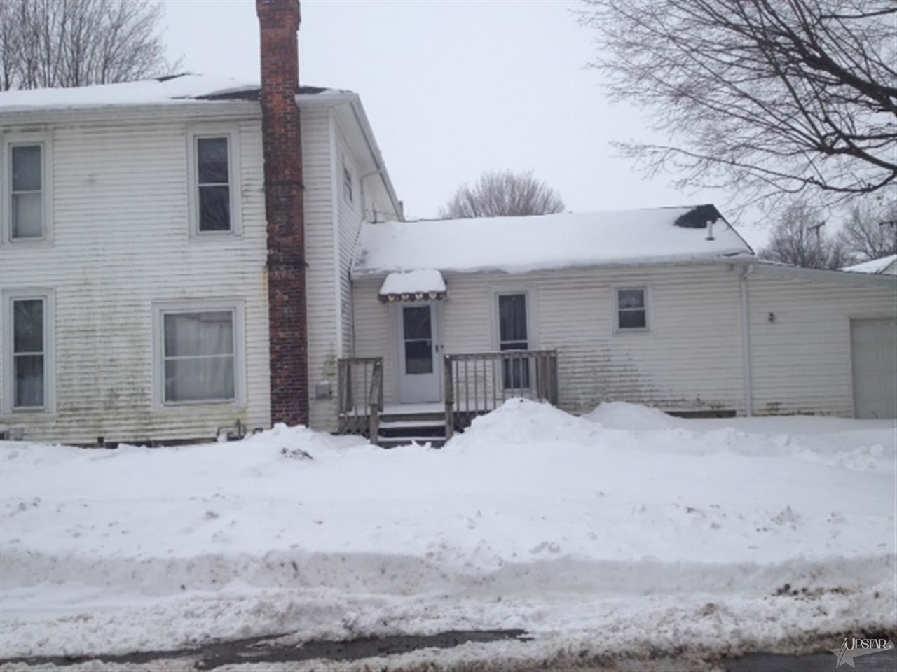 215 North York Street Albion, IN 46701 - Photo 2 of 10