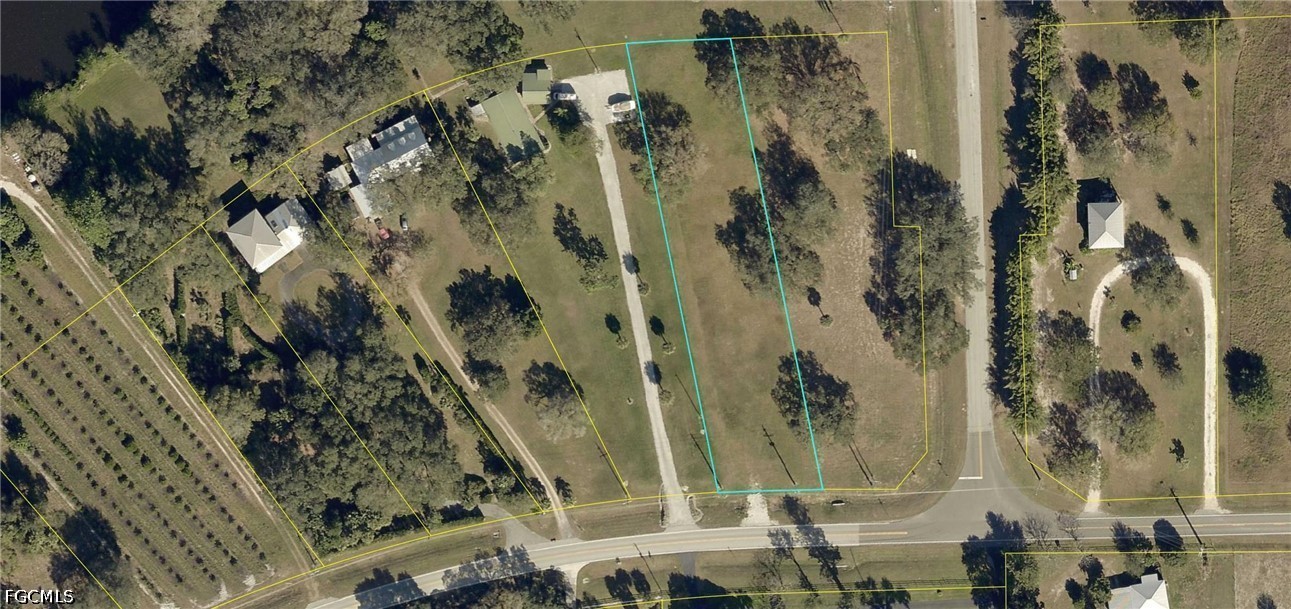 4500 Fort Denaud Road Fort Denaud, FL 33935 - Photo 4 of 8 a view of a bathroom with shower