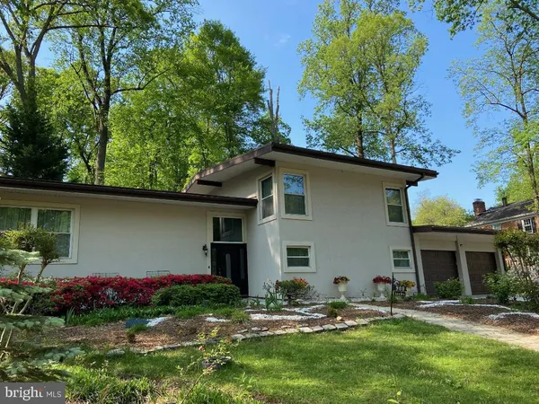 $995,000 | 900 Azalea Drive, Rockville, MD 20850