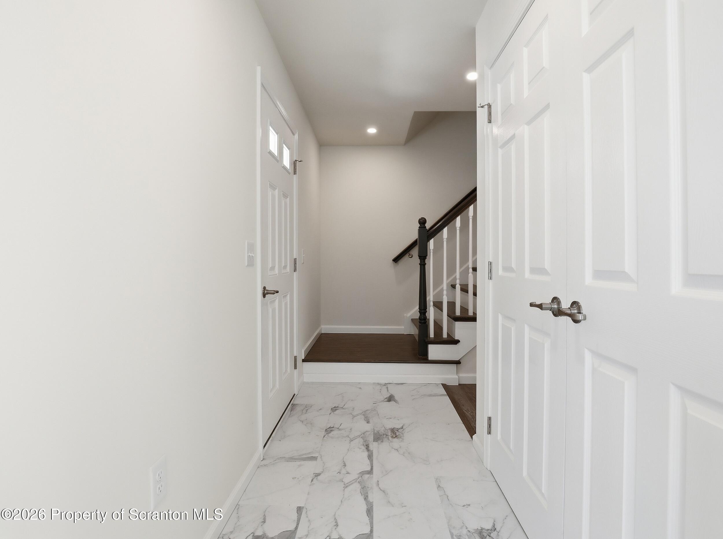 167 Braemar Terrace Tunkhannock, PA 18657 - Photo 8 of 43 Entryway