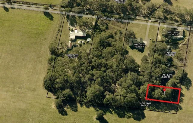 a picture of a lake view