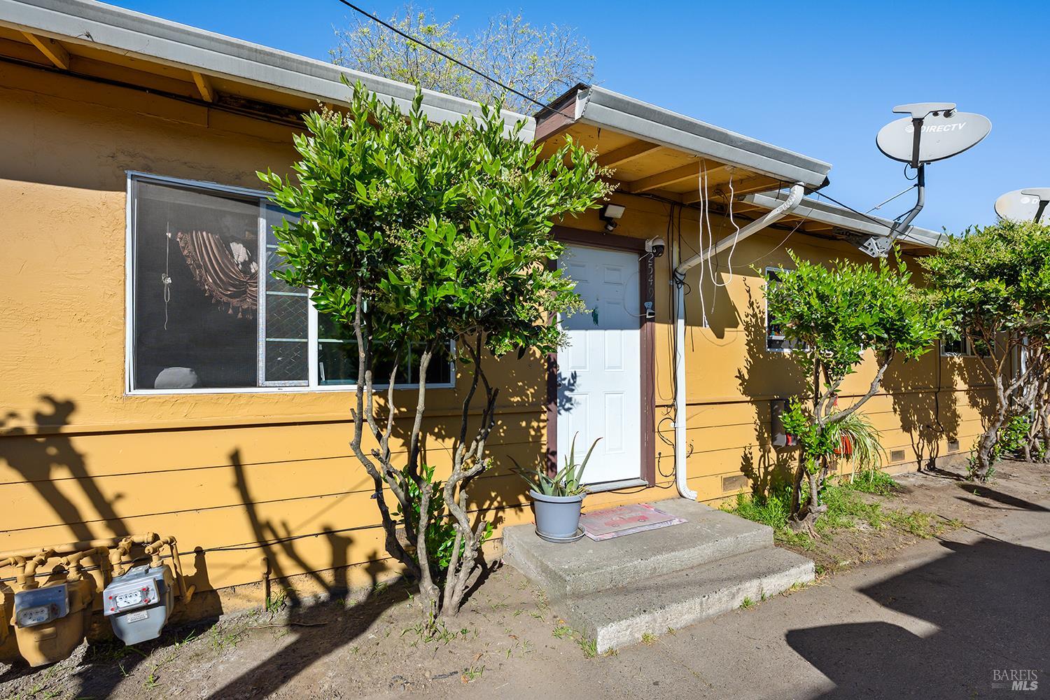 2549-2553 Corby Avenue Santa Rosa, CA 95407 - Photo 9 of 27