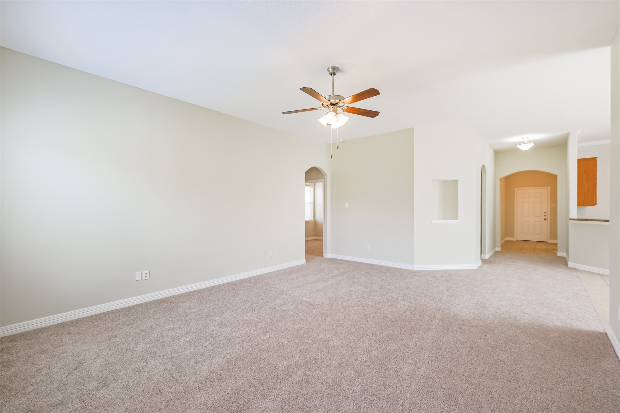 5811 Ranch Riata Court Katy, TX 77449 - Photo 9 of 35