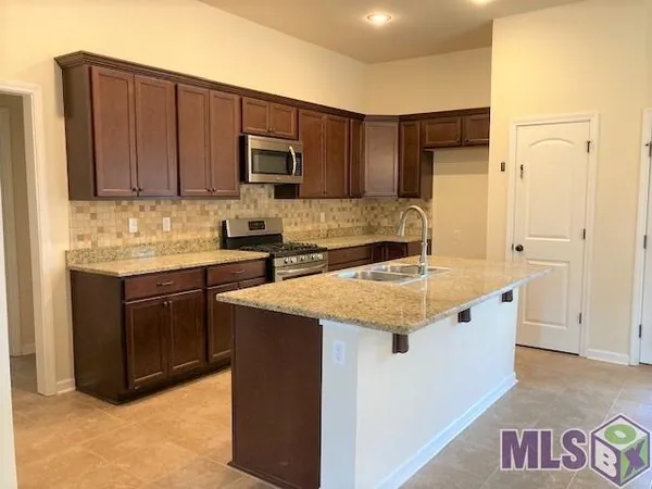 $2,200 | 15389 Mossystone Drive, Prairieville, LA 70769