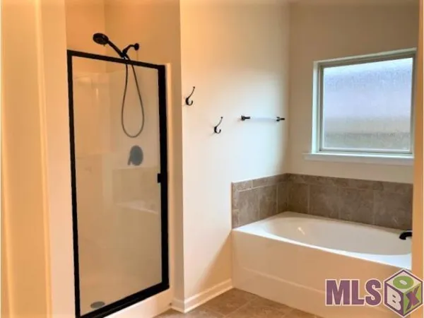 $2,200 | 15389 Mossystone Drive, Prairieville, LA 70769