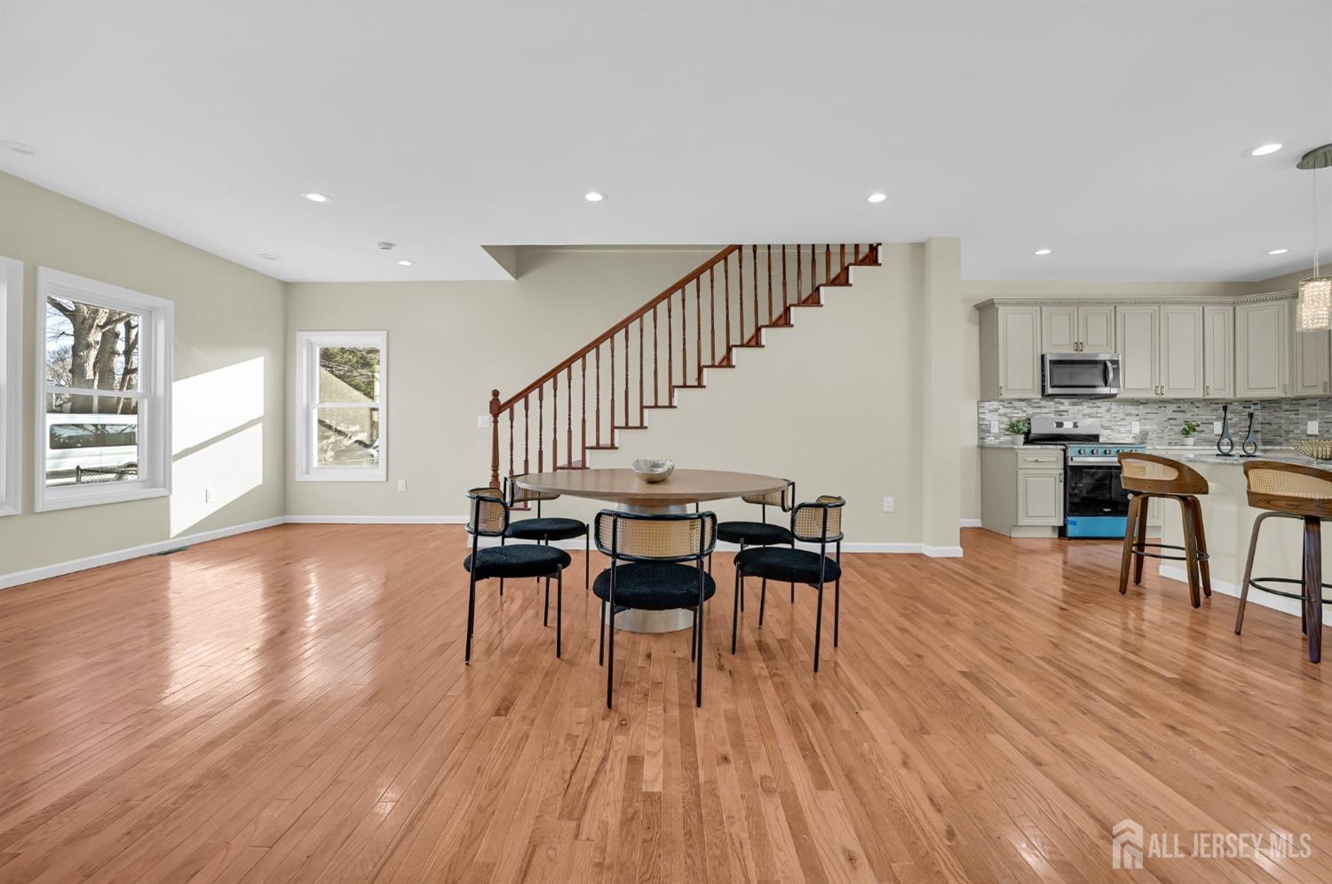 176 Easy Street Edison, NJ 08817 - Photo 14 of 56