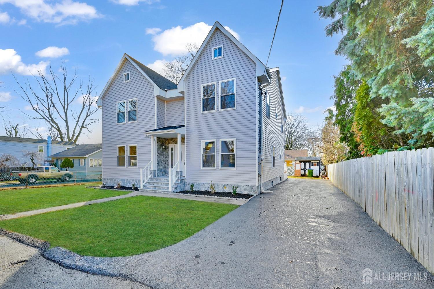 176 Easy Street Edison, NJ 08817 - Photo 2 of 56