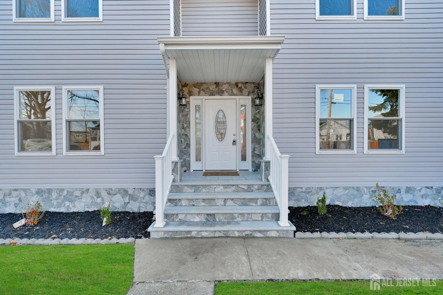 176 Easy Street Edison, NJ 08817 - Photo 3 of 56