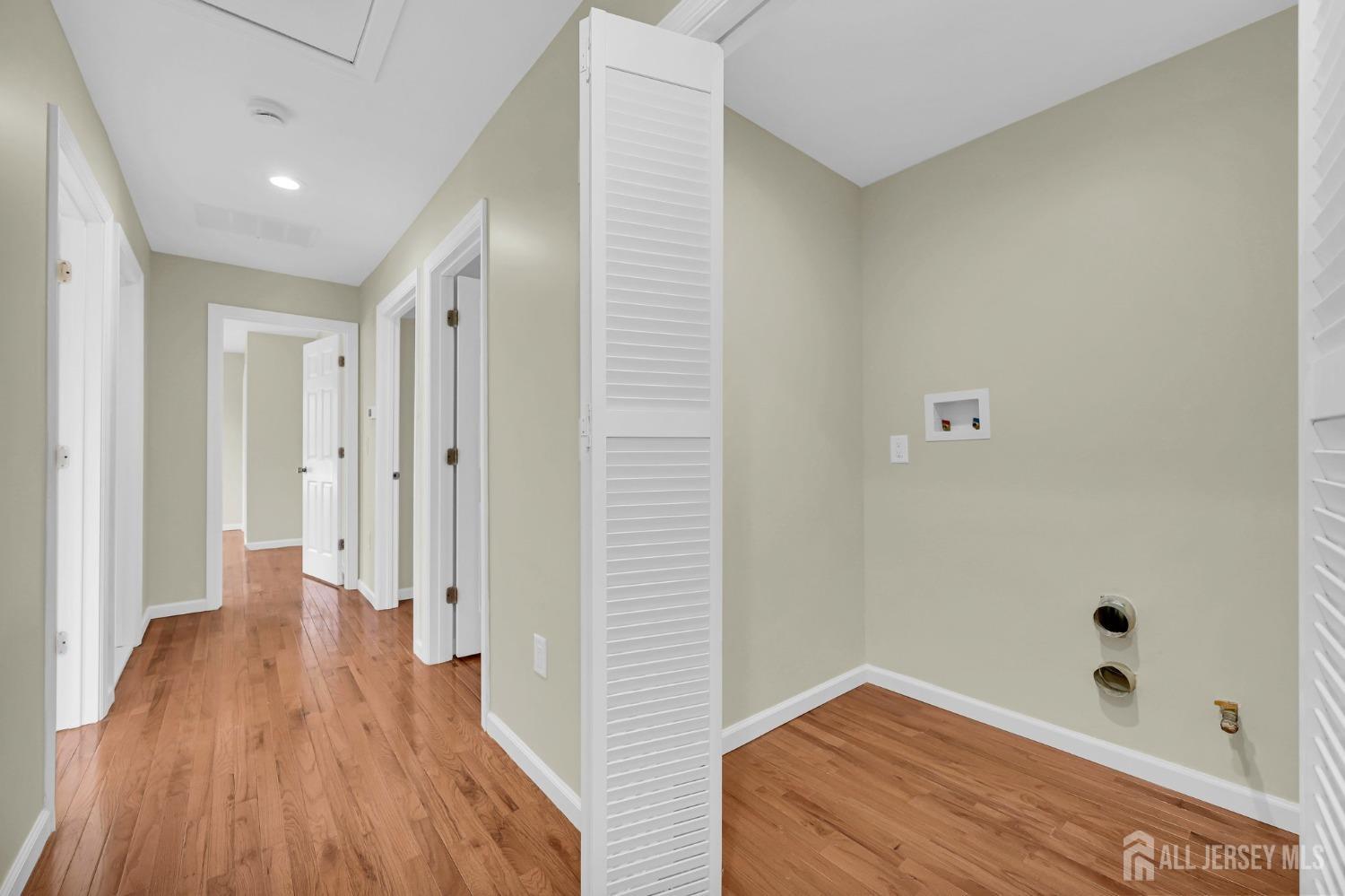 176 Easy Street Edison, NJ 08817 - Photo 35 of 56