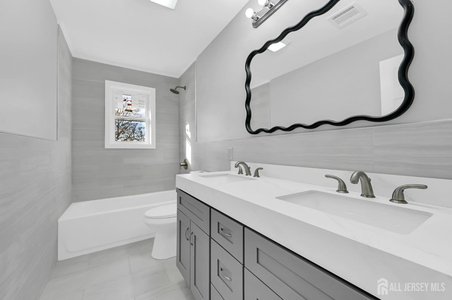 176 Easy Street Edison, NJ 08817 - Photo 36 of 56