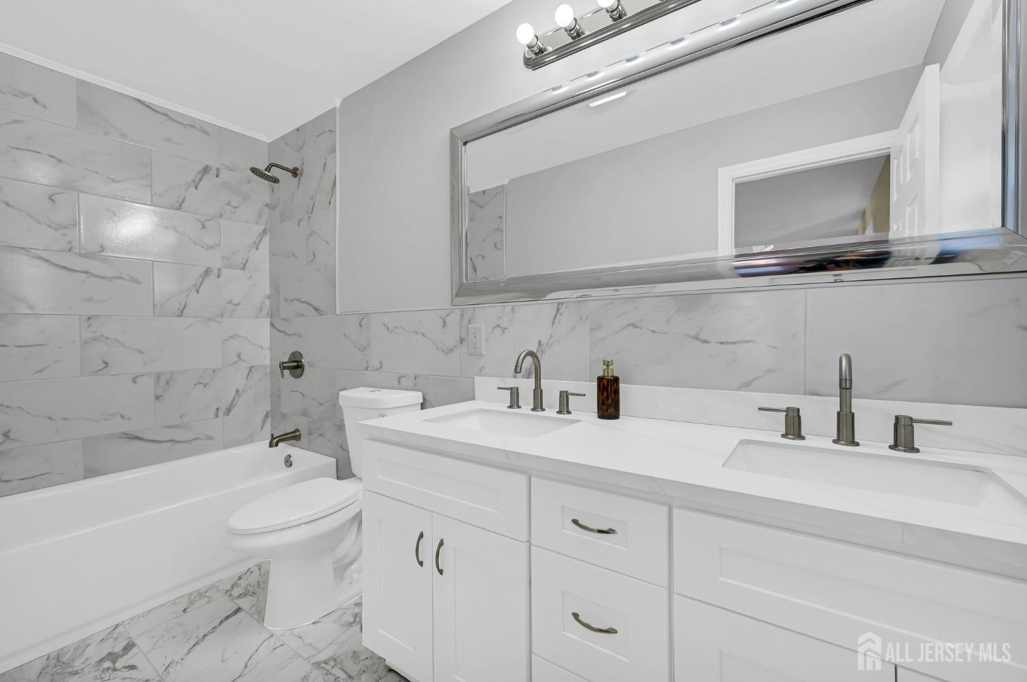 176 Easy Street Edison, NJ 08817 - Photo 42 of 56