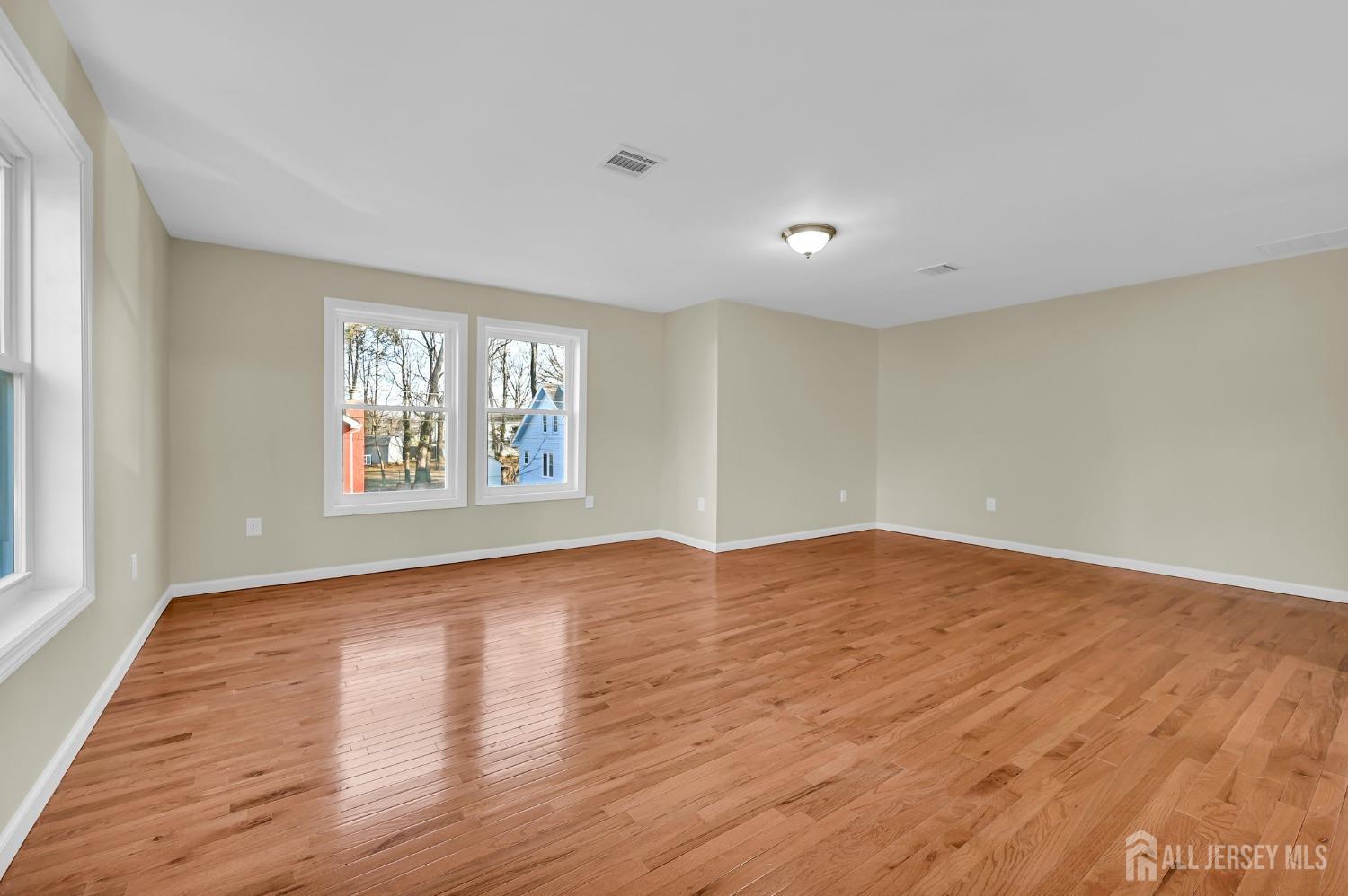 176 Easy Street Edison, NJ 08817 - Photo 43 of 56