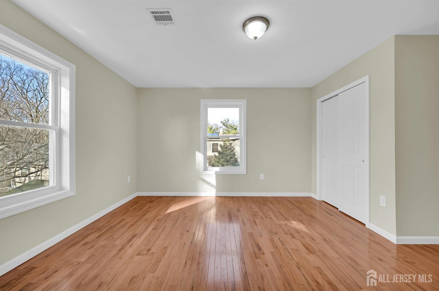 176 Easy Street Edison, NJ 08817 - Photo 46 of 56