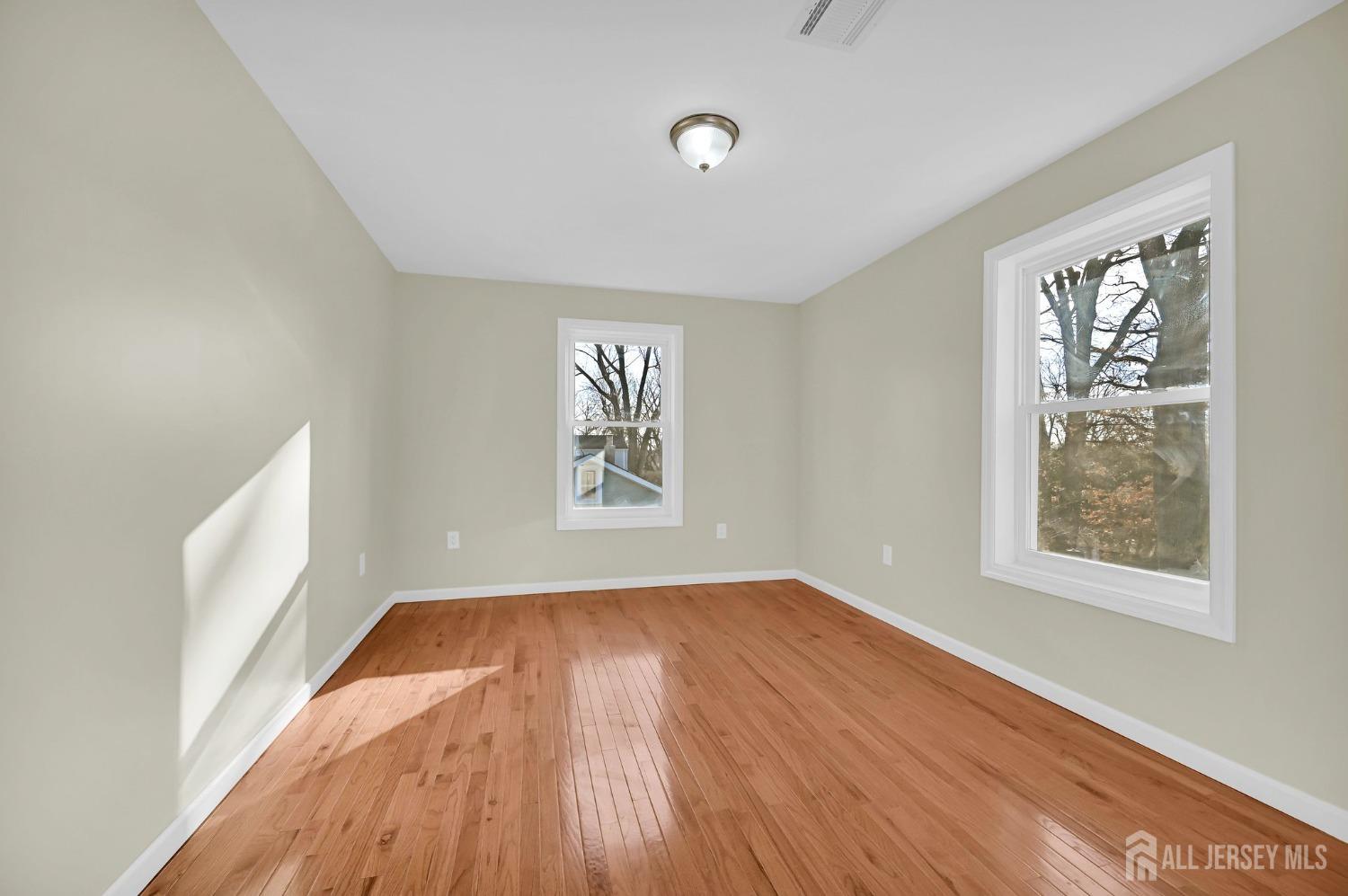 176 Easy Street Edison, NJ 08817 - Photo 47 of 56