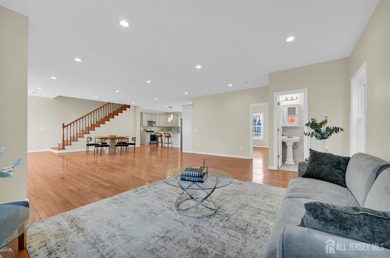 176 Easy Street Edison, NJ 08817 - Photo 6 of 56