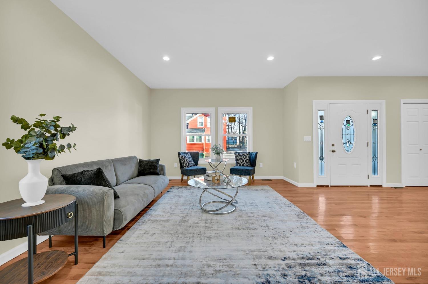 176 Easy Street Edison, NJ 08817 - Photo 7 of 56