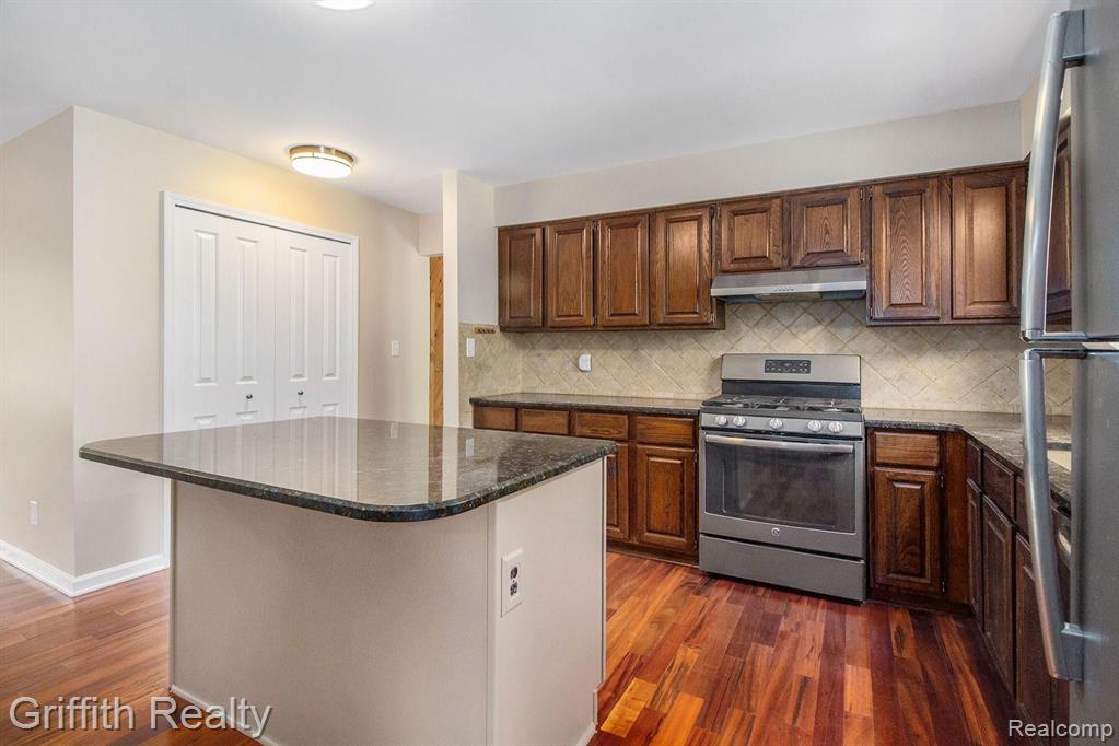 5207 King Road Howell, MI 48843 - Photo 5 of 25