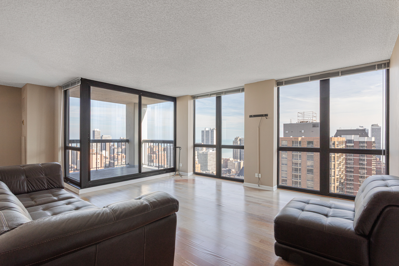 1122 North Clark Street, Unit 3506 Chicago, IL 60610 - Photo 5 of 26