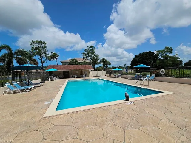 $4,250 | 460 Fox Haven Drive, Unit 1204, Naples, FL 34104