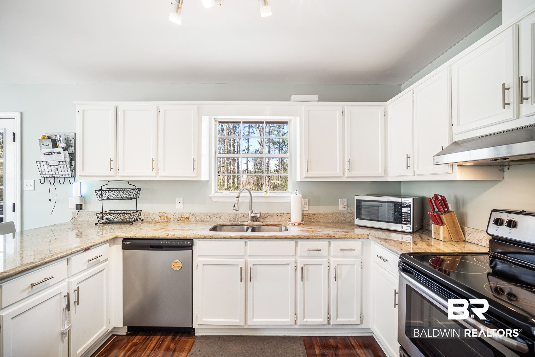 174 Lakeview Loop Daphne, AL 36526 - Photo 11 of 37