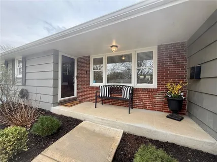 $415,000 | 5709 West 78th Street, Prairie Village, KS 66208