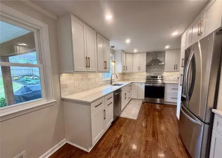 $415,000 | 5709 West 78th Street, Prairie Village, KS 66208