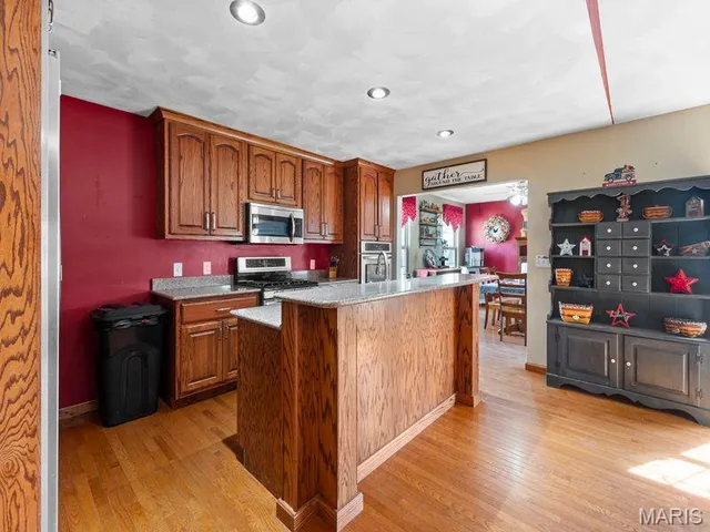 $455,000 | 304 Torrington Lane, Freeburg, IL 62243