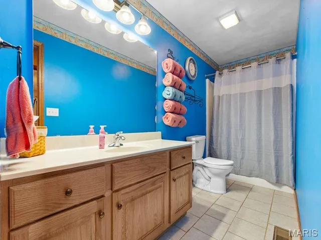 $455,000 | 304 Torrington Lane, Freeburg, IL 62243