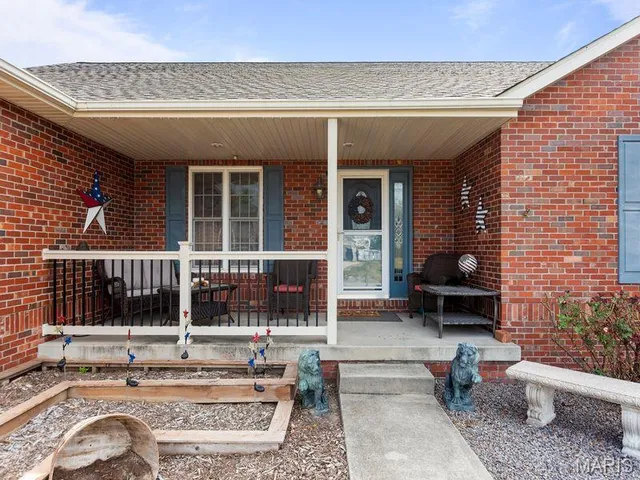 $455,000 | 304 Torrington Lane, Freeburg, IL 62243