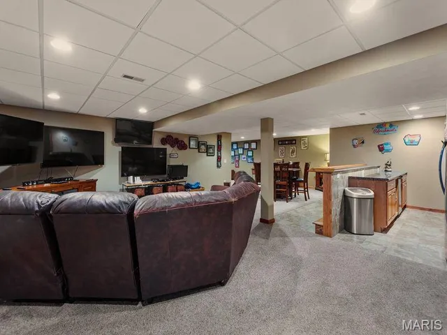 $455,000 | 304 Torrington Lane, Freeburg, IL 62243