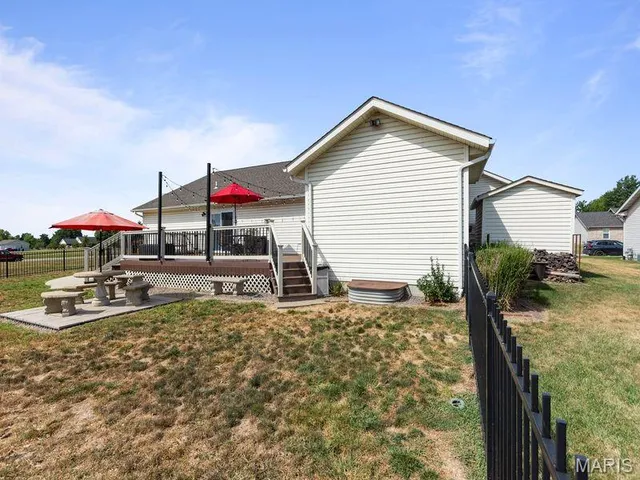 $455,000 | 304 Torrington Lane, Freeburg, IL 62243