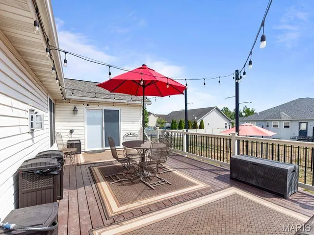 $455,000 | 304 Torrington Lane, Freeburg, IL 62243