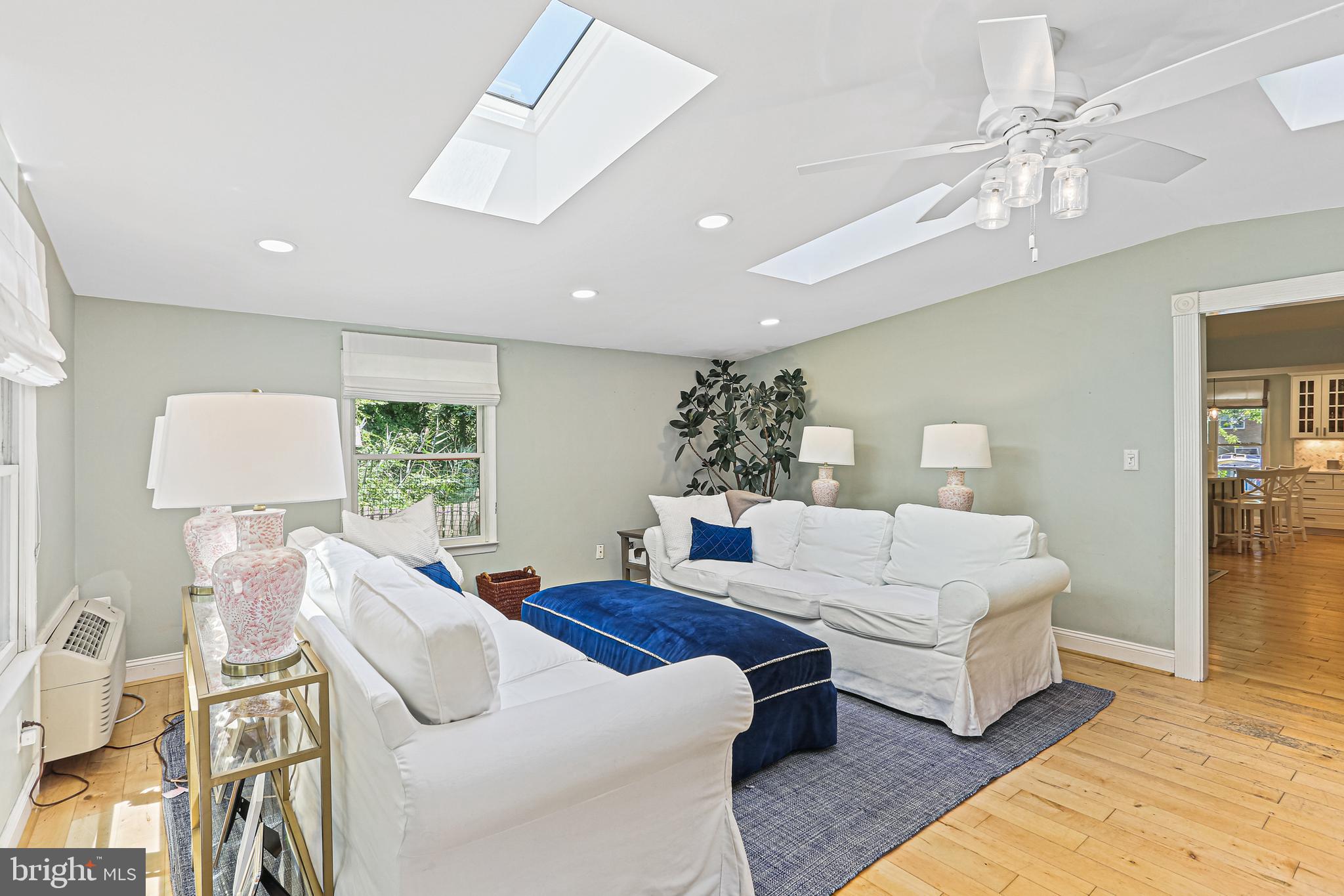 1348 Fishing Creek Road Annapolis, MD 21403 - Photo 13 of 35 Great room