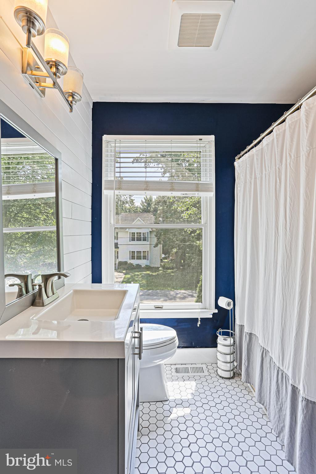 1348 Fishing Creek Road Annapolis, MD 21403 - Photo 25 of 35 Hall bath