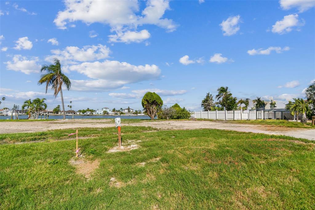 570 Johns Pass Avenue Madeira Beach, FL 33708 - Photo 34 of 39 a view of a fountain in front of a house with a big yard