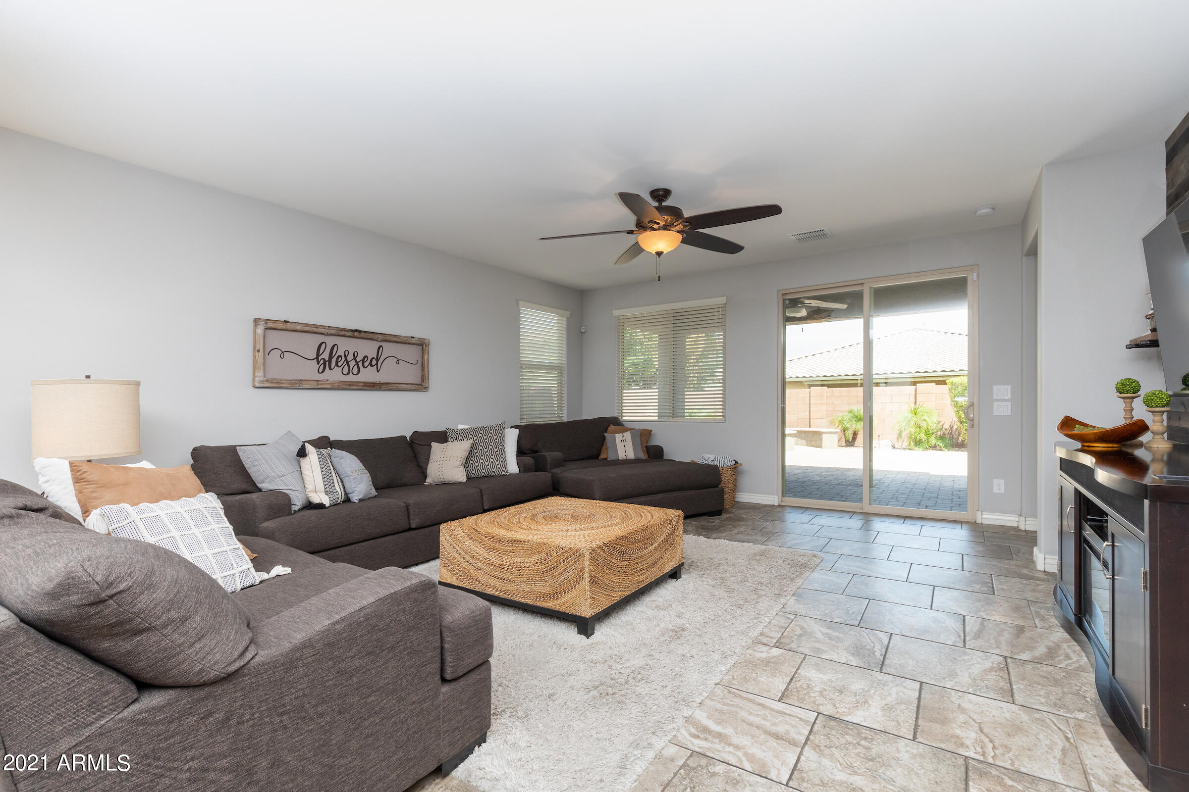 2464 East Stacey Road Gilbert, AZ 85298 - Photo 3 of 34 2464_E_Stacey_Rd_03
