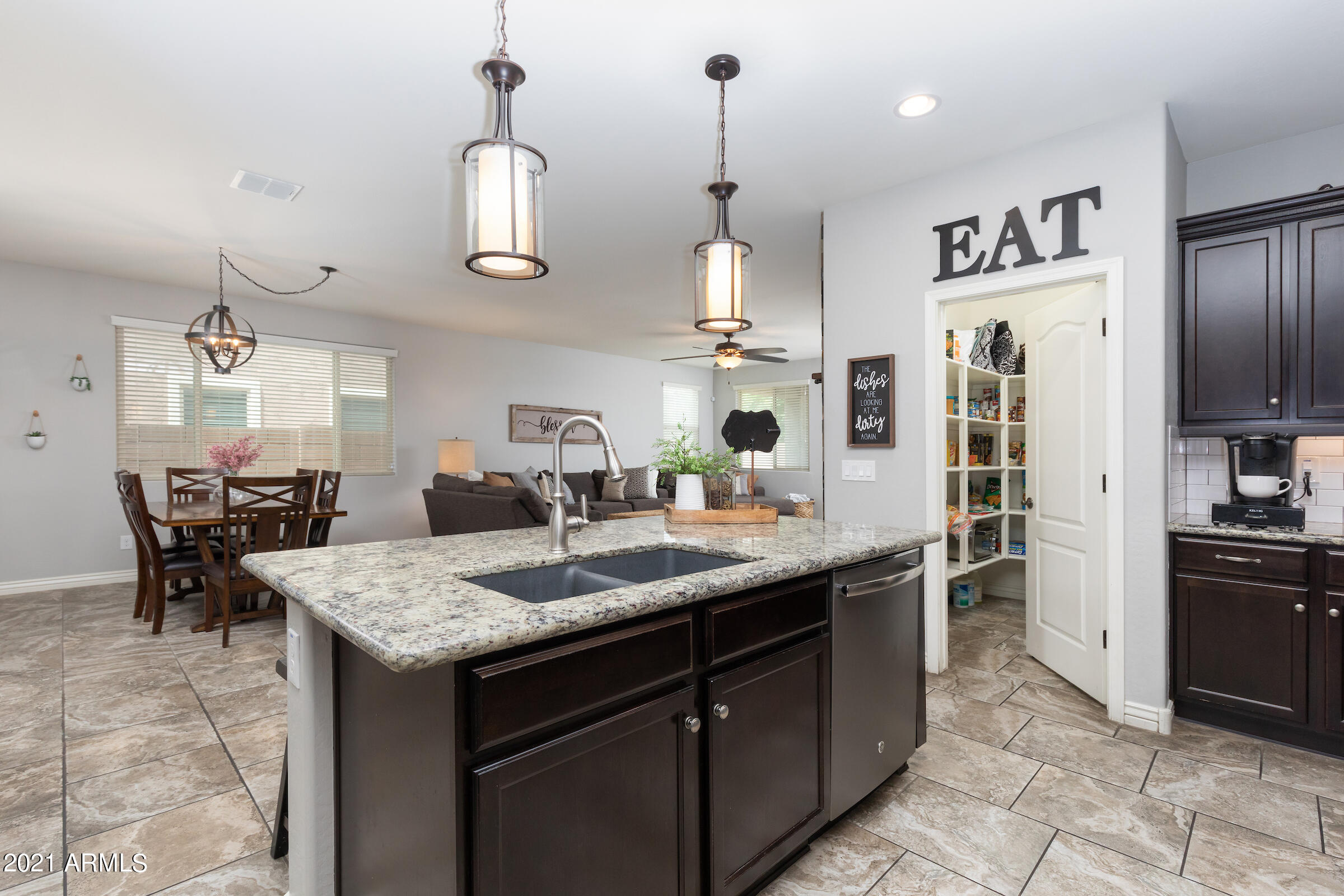 2464 East Stacey Road Gilbert, AZ 85298 - Photo 9 of 34 2464_E_Stacey_Rd_10