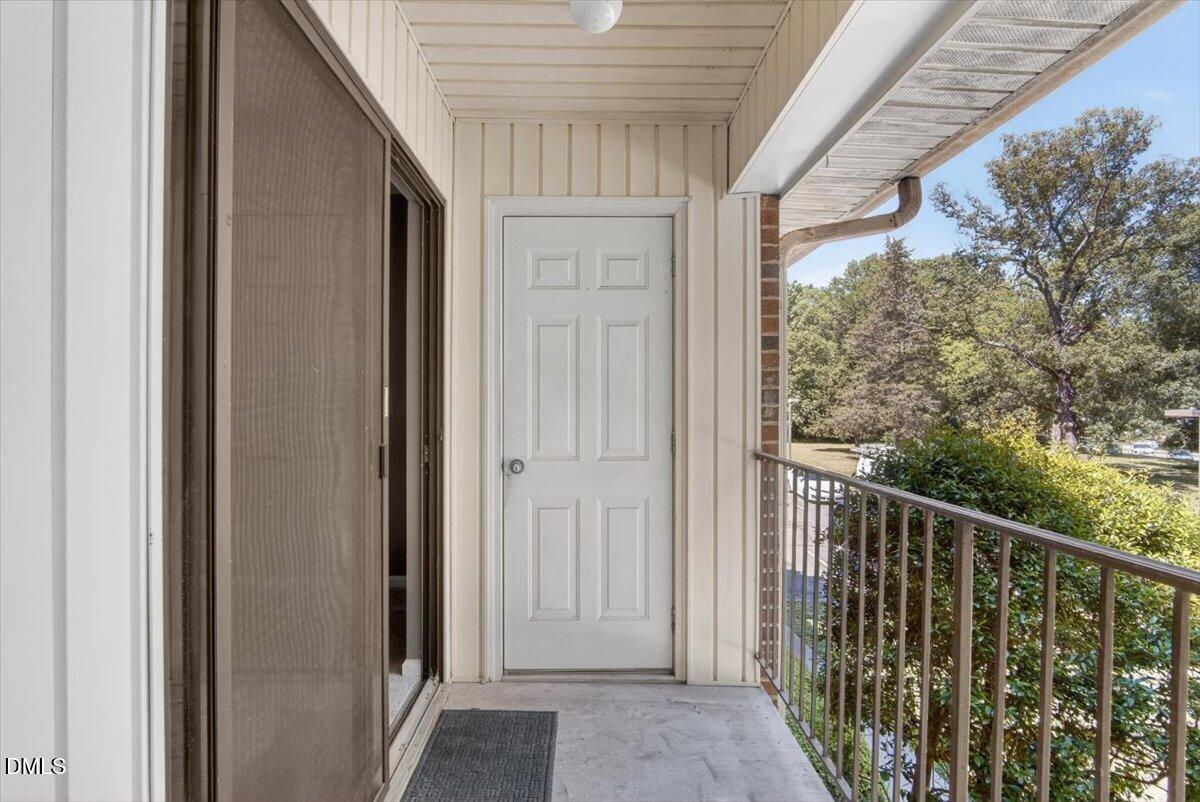 1630 Oxford Road, Unit F Henderson, NC 27536 - Photo 25 of 33 a view of a balcony
