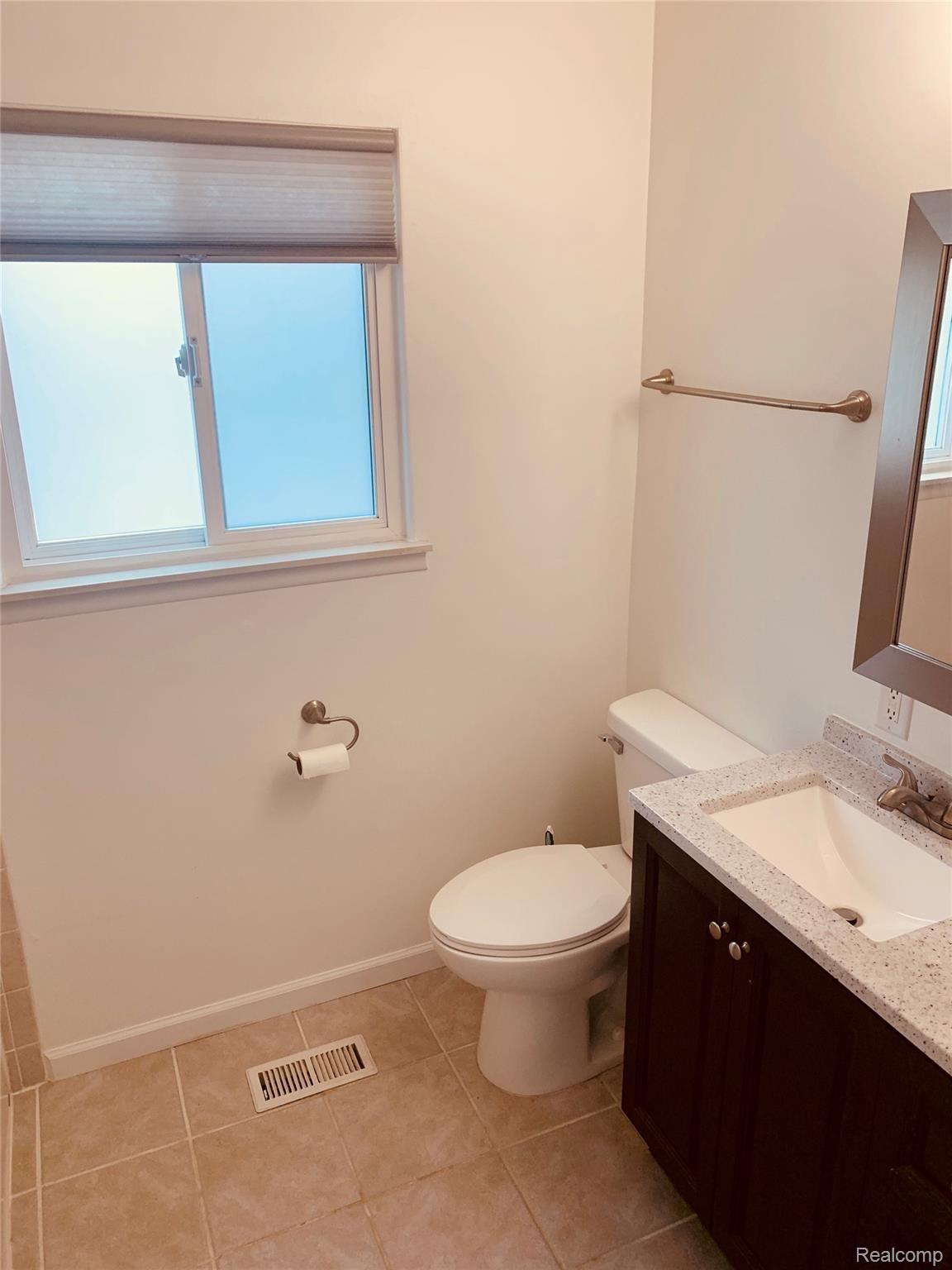 5463 Independence Colony Road Grand Blanc, MI 48439 - Photo 10 of 24 IMG_E1943.JPG