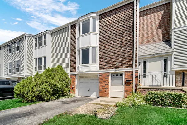 $298,000 | 2210 Langdon Place, Hoffman Estates, IL 60169