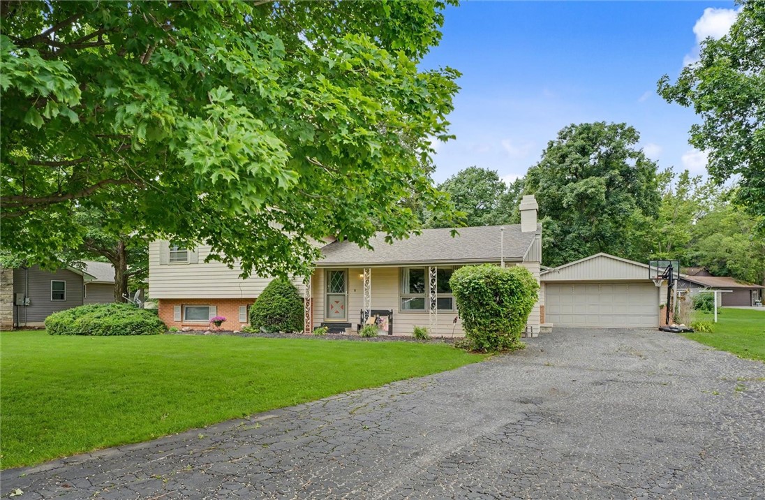 307 Poland Road Danville, IL 61834 - Photo 3 of 46