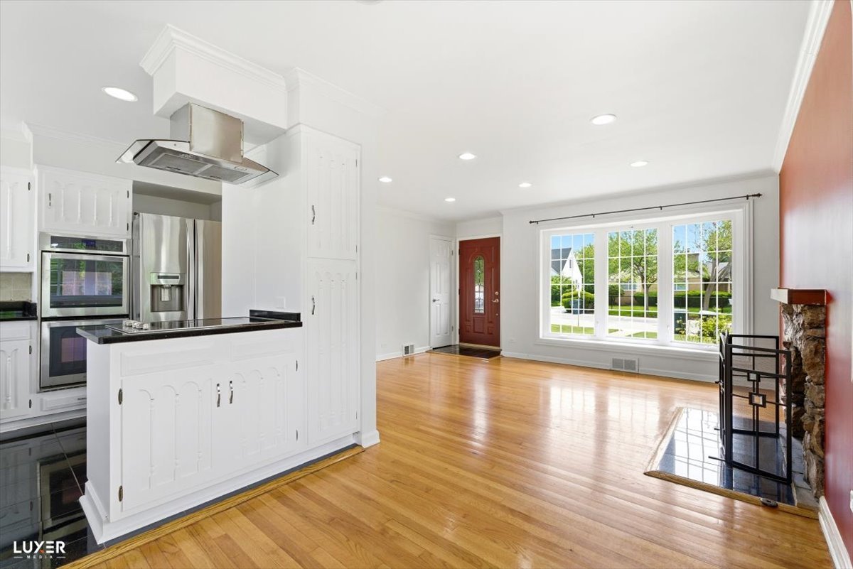 2 Washington Street Glenview, IL 60025 - Photo 5 of 39