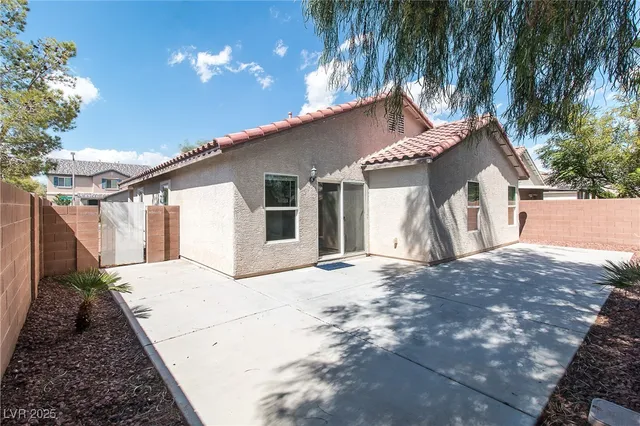 $1,950 | 8200 Calico Wind Street, Las Vegas, NV 89131